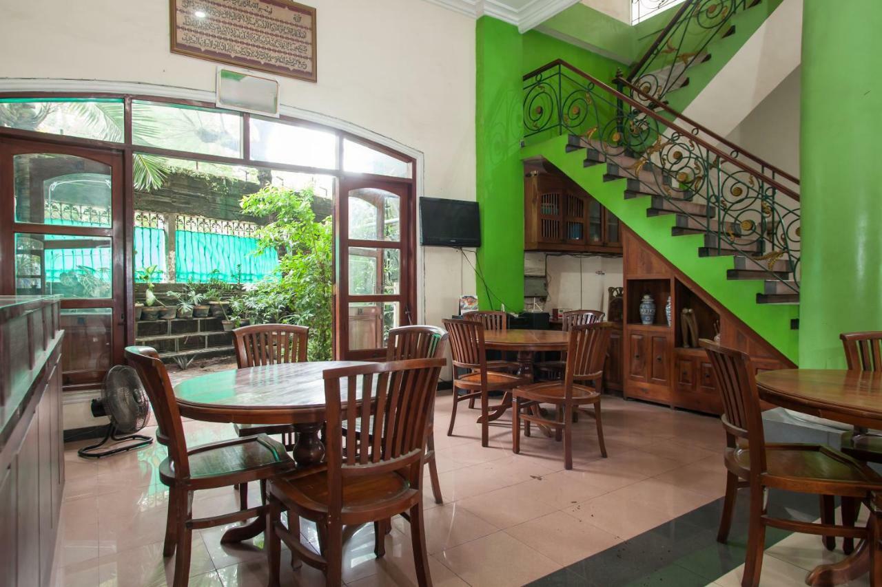Reddoorz @ Genteng Surabaya 2 Exterior photo